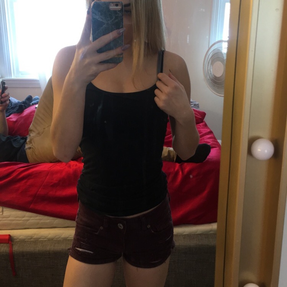 maroon american eagle shorts